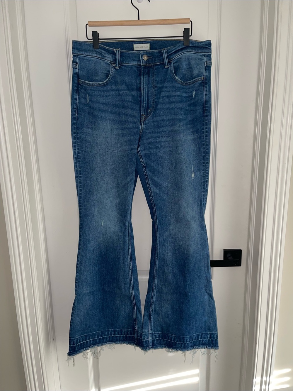 AE77 American Eagle High Rise Flare Jeans Women’s Size 12 Raw Hem Stretch Denim
